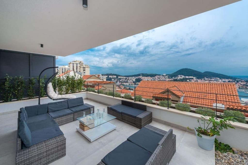 Апартаменты Walking Distance Old Town 120M2,Garden,View,Garage Дубровник Экстерьер фото