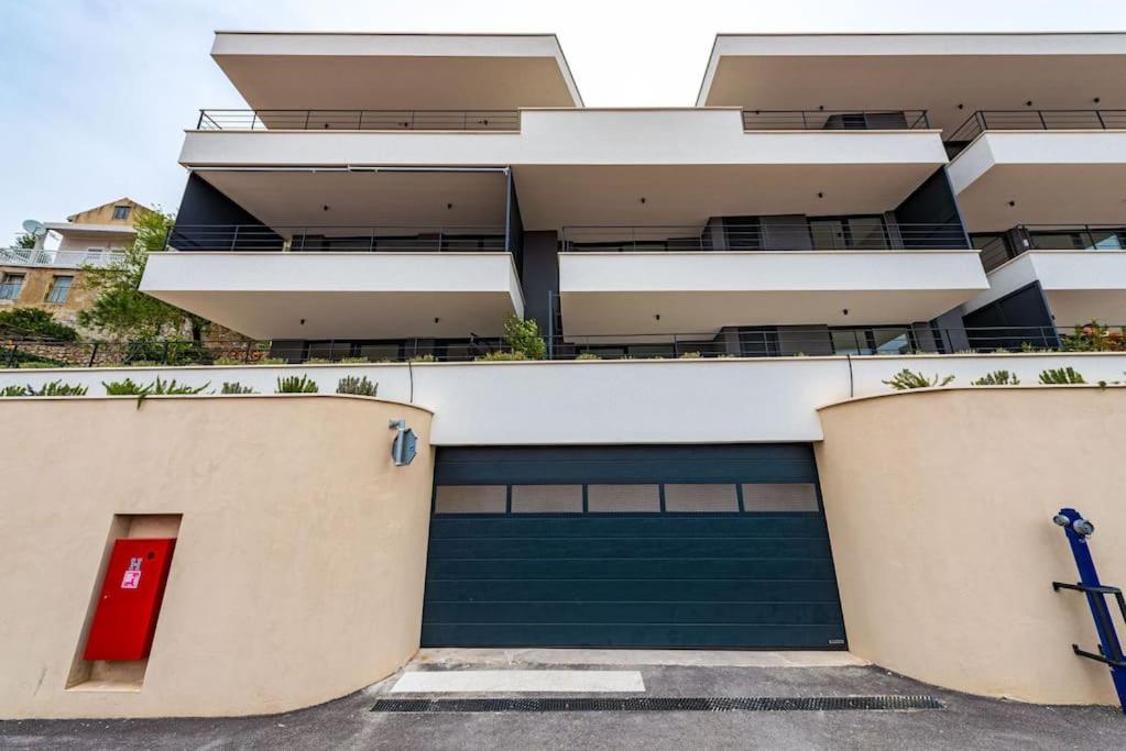 Апартаменты Walking Distance Old Town 120M2,Garden,View,Garage Дубровник Экстерьер фото