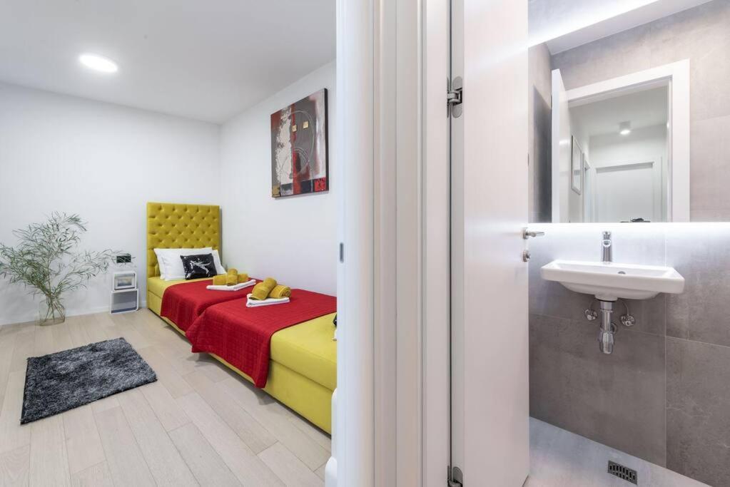 Апартаменты Walking Distance Old Town 120M2,Garden,View,Garage Дубровник Экстерьер фото